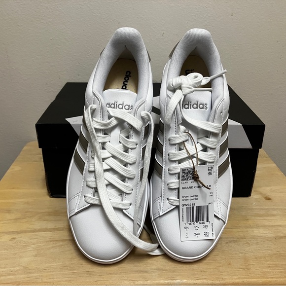 Adidas sliver grand court 2.0 size 7 - Picture 2 of 5